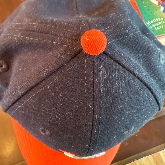 Two used uva hats wore maybe two times - Picture 5 of 16